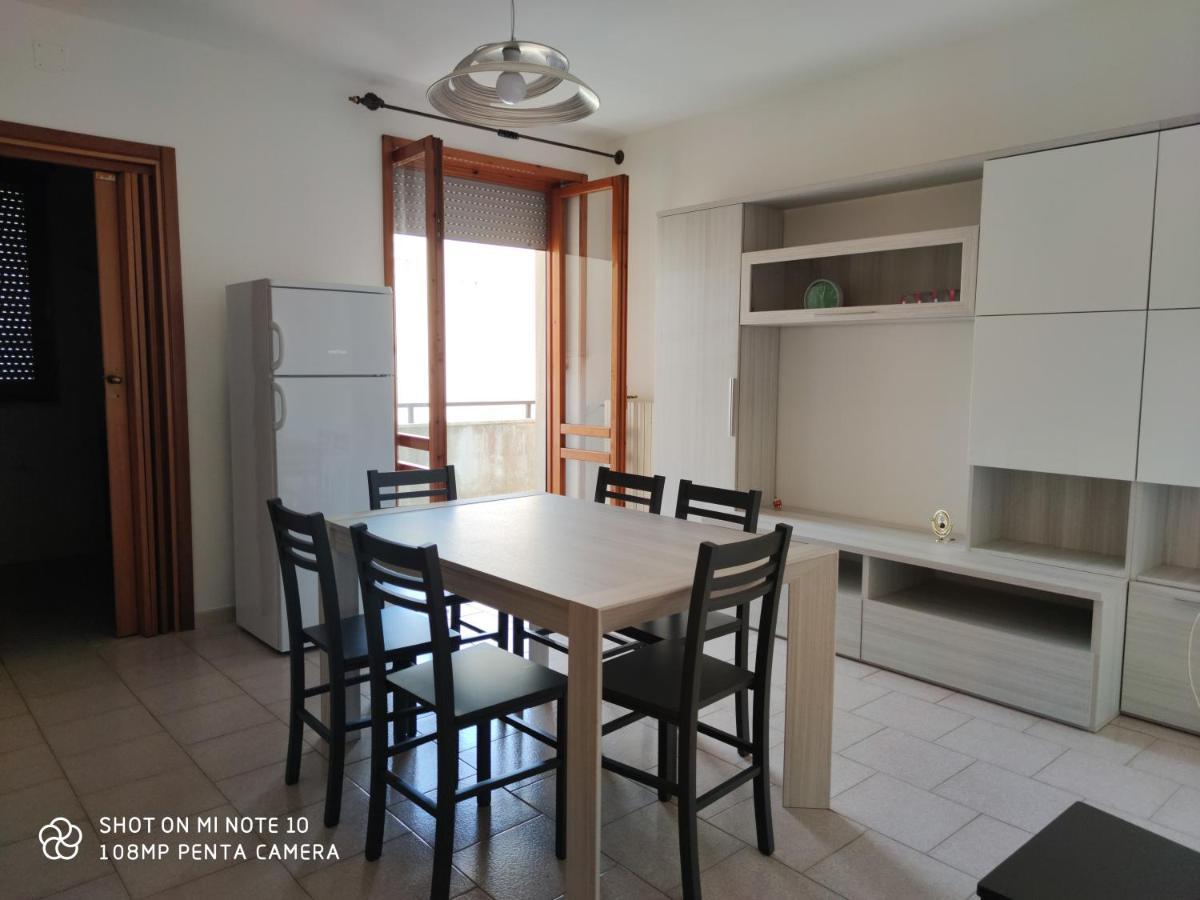Casa Di Gigi- Comodo Appartamento In غالاتينا المظهر الخارجي الصورة