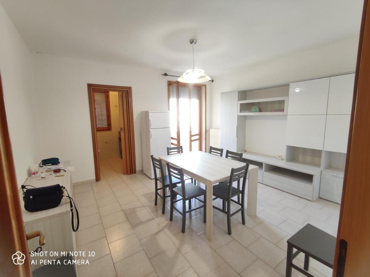 Casa Di Gigi- Comodo Appartamento In غالاتينا المظهر الخارجي الصورة