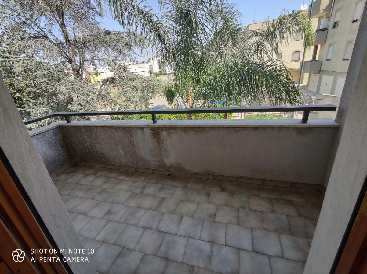 Casa Di Gigi- Comodo Appartamento In غالاتينا المظهر الخارجي الصورة