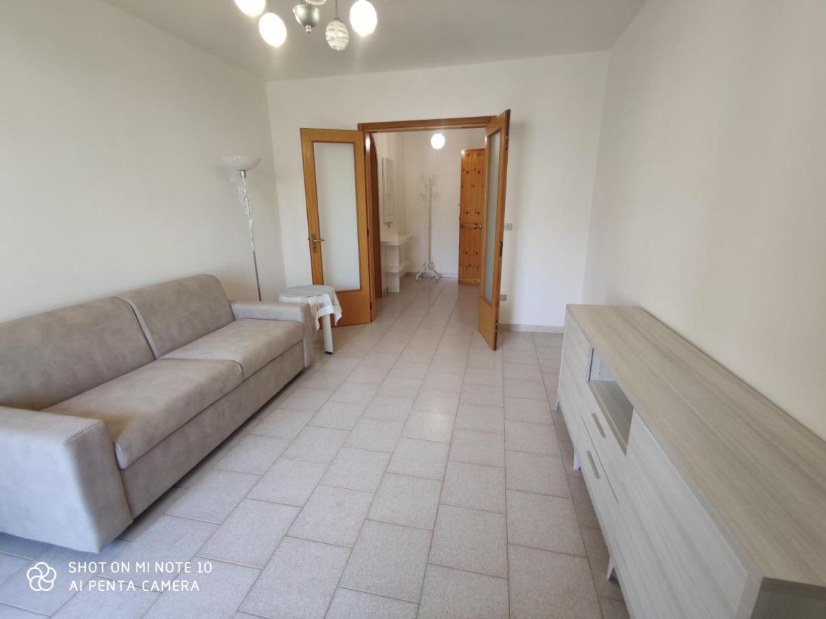 Casa Di Gigi- Comodo Appartamento In غالاتينا المظهر الخارجي الصورة