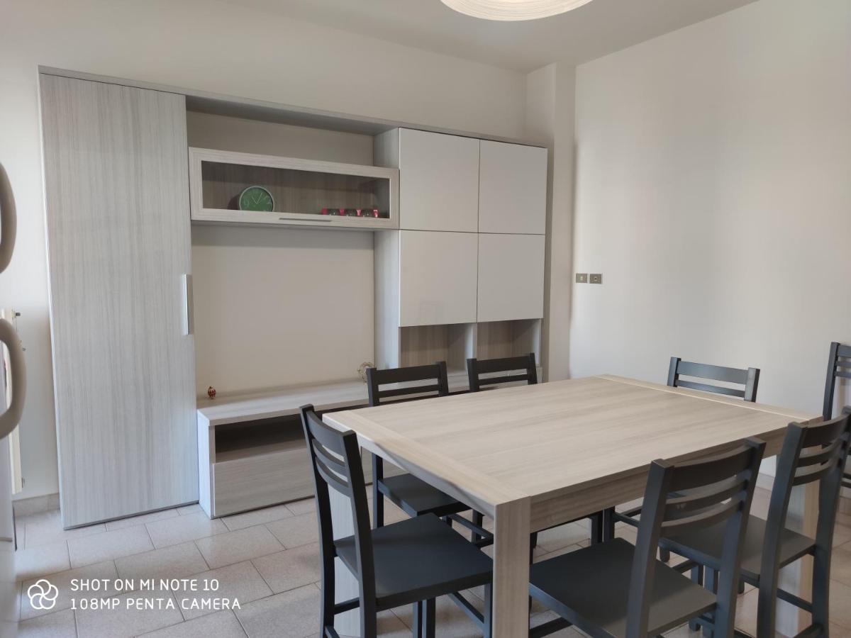 Casa Di Gigi- Comodo Appartamento In غالاتينا المظهر الخارجي الصورة