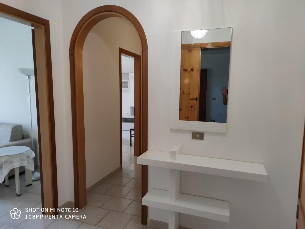 Casa Di Gigi- Comodo Appartamento In غالاتينا المظهر الخارجي الصورة