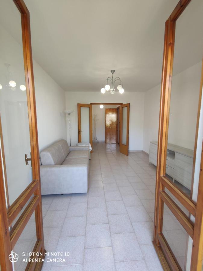 Casa Di Gigi- Comodo Appartamento In غالاتينا المظهر الخارجي الصورة