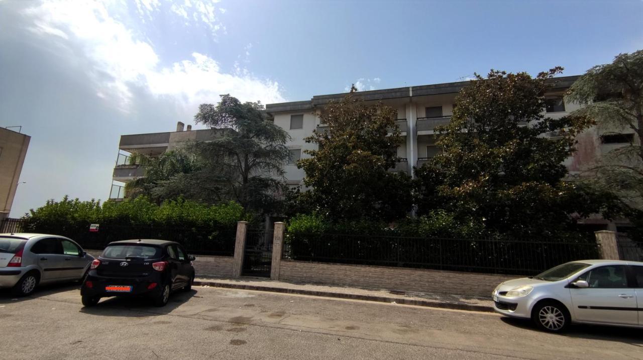 Casa Di Gigi- Comodo Appartamento In غالاتينا المظهر الخارجي الصورة