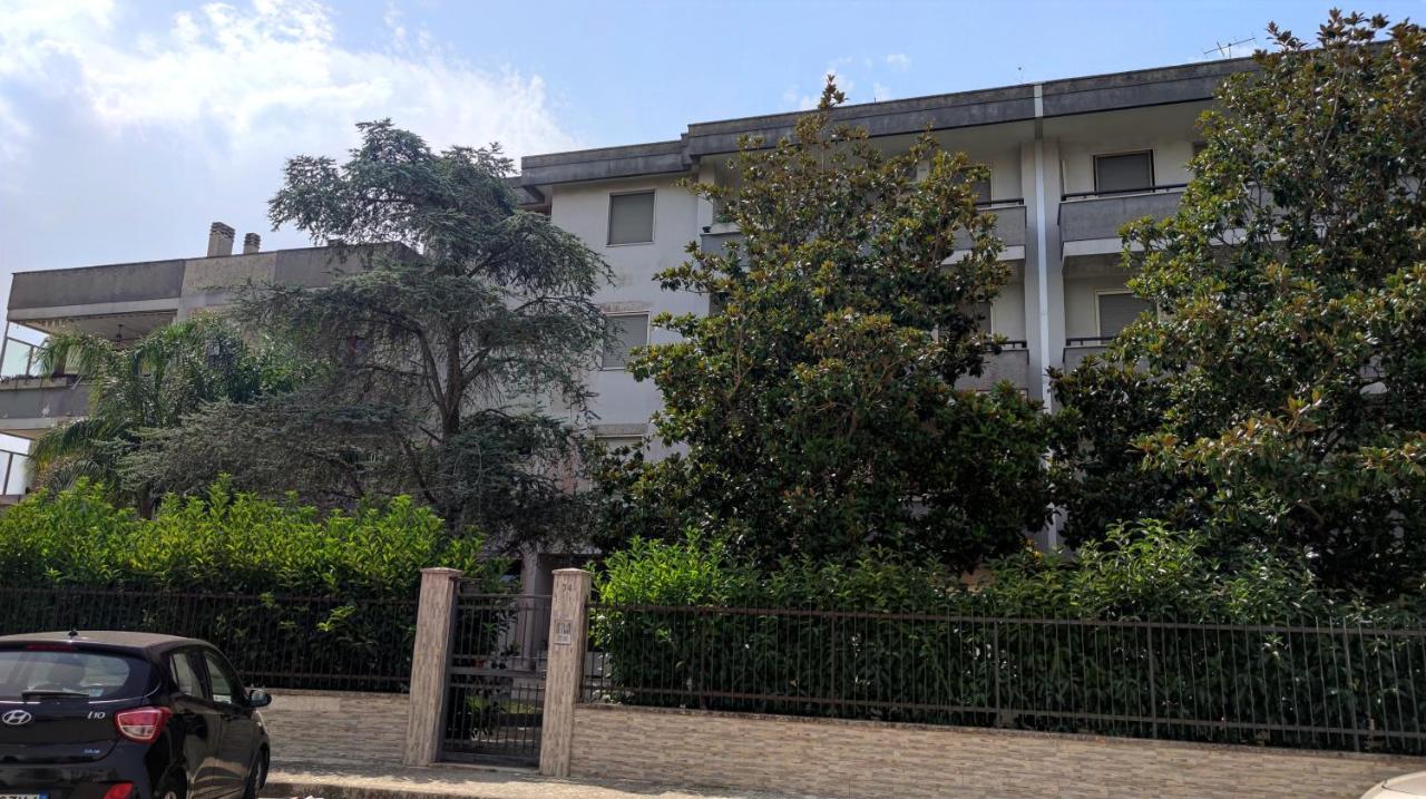 Casa Di Gigi- Comodo Appartamento In غالاتينا المظهر الخارجي الصورة