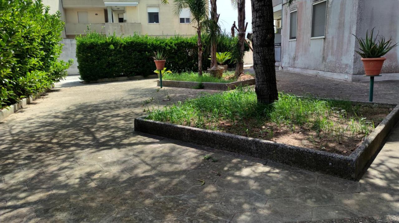 Casa Di Gigi- Comodo Appartamento In غالاتينا المظهر الخارجي الصورة